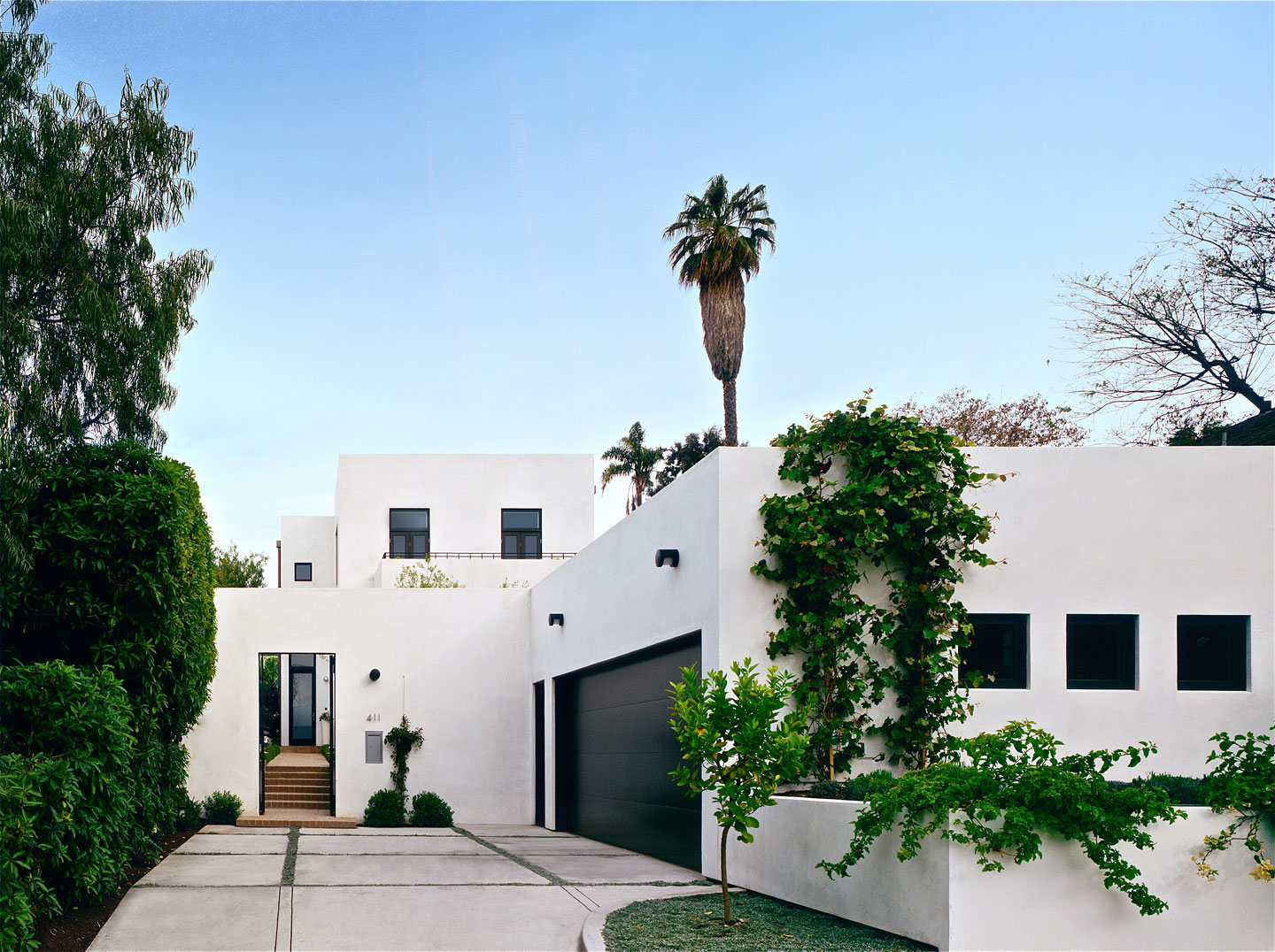 A House in Santa Barbara © Catherine Tighe