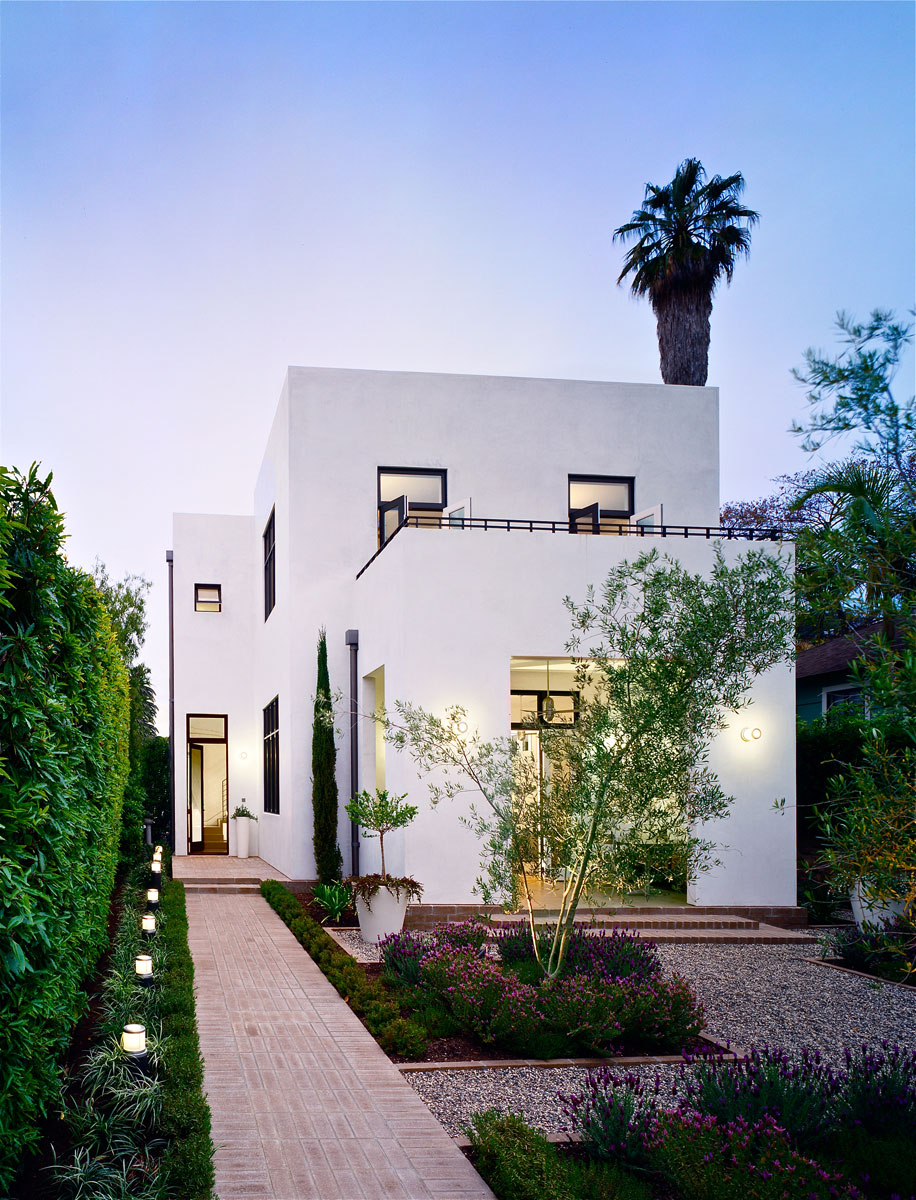 A House in Santa Barbara © Catherine Tighe