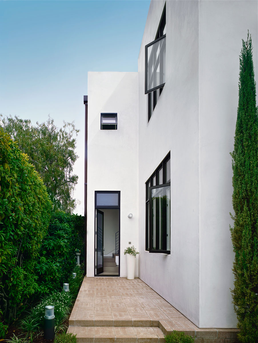 A House in Santa Barbara © Catherine Tighe