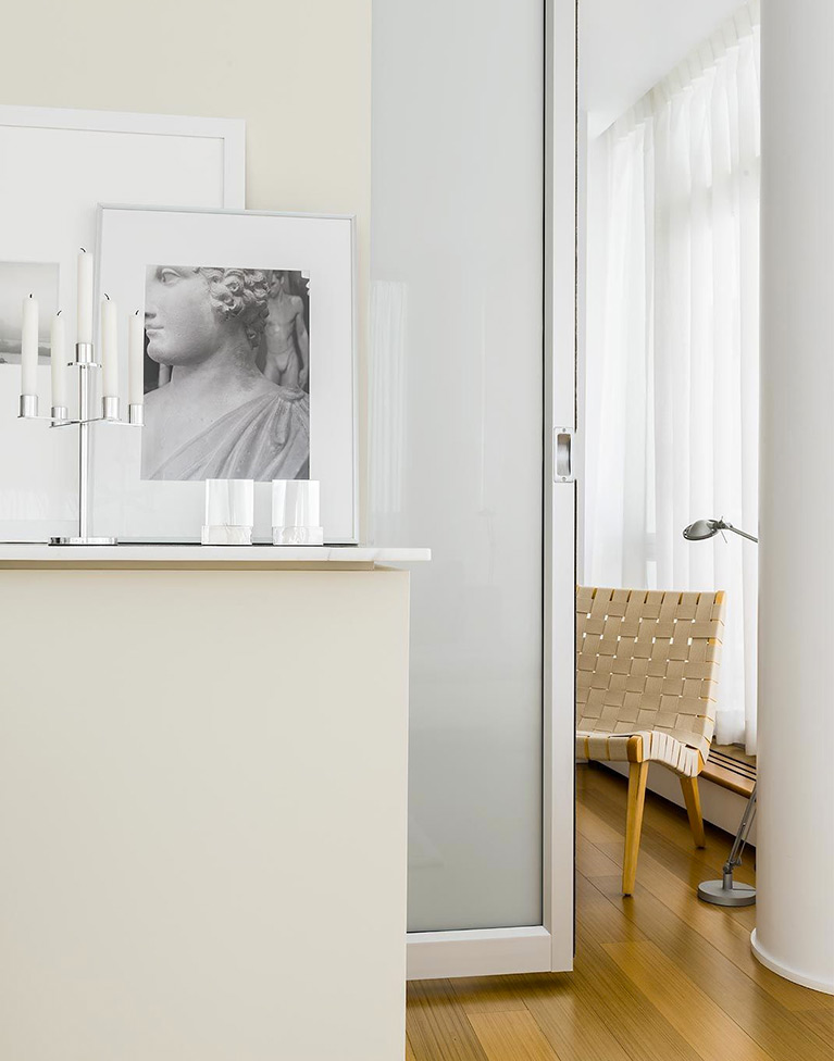 JAMES GAUER architecture + design - JAMES GAUER architecture + design -- James Gauer designs architecture and interiors of exceptional elegance and simplicity in locations as far flung as New York, Santa Barbara, and Vancouver Island. His work has been featured in numerous publications, including Architectural Record, Elle Decor, House & Garden, House Beautiful, Ideat, Interior Design, Metropolitan Home, The New York Observer, The New York Times and Remodelista. It has also been featured in several books, including Brilliant: White in Design, Lofts, Renovate, and The New American Dream: Living Well in Small Homes, of which he is the author. He holds a bachelor’s degree in international affairs from Georgetown University and a master’s degree in architecture from Columbia University. He currently makes his home in Victoria BC.